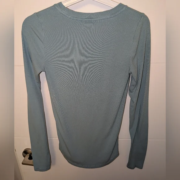 Go To Ribbed Long Sleeve Top - Picture 5 of 5